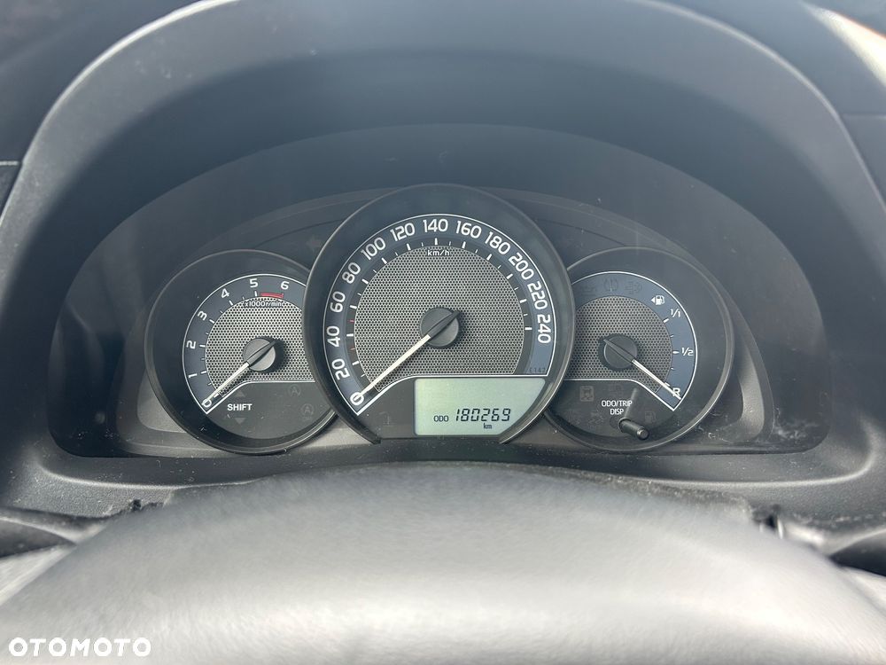 Toyota Auris 1.4 D-4D Active - 9