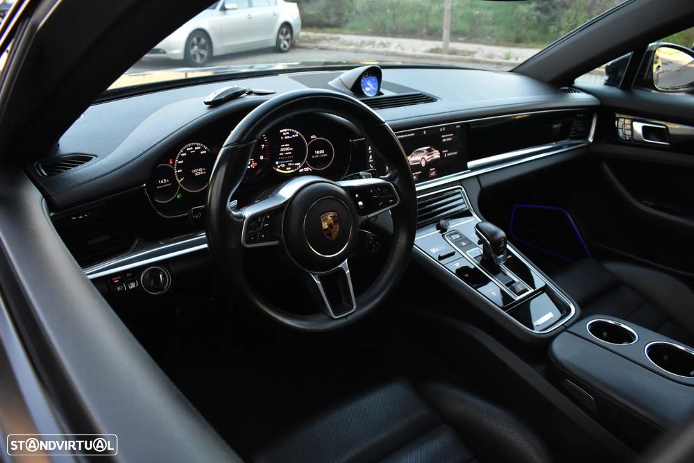 Porsche Panamera Sport Turismo 4 E-Hybrid Platinum Edition - 22