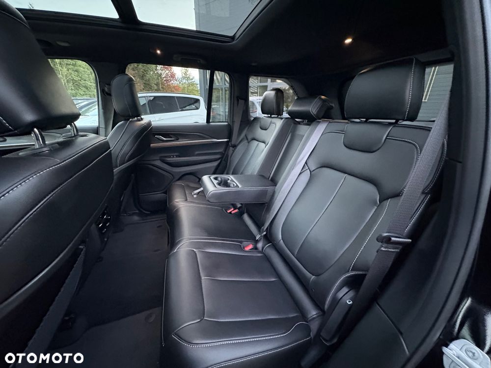 Jeep Grand Cherokee - 17