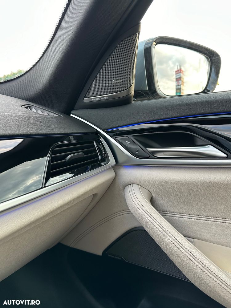 BMW Seria 5 520i AT - 7