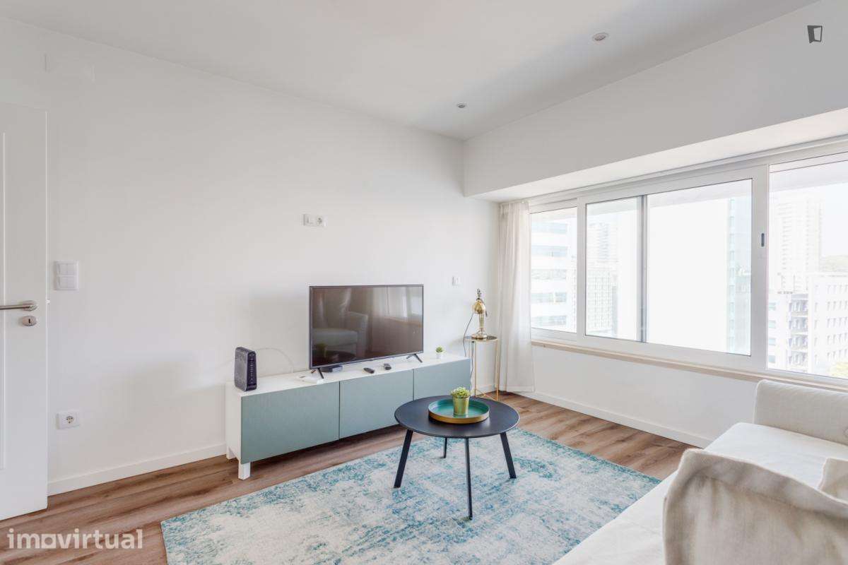 Apartamento com 1 quartos - localizado em Sete Rios Lisbon - Grande imagem: 3/23