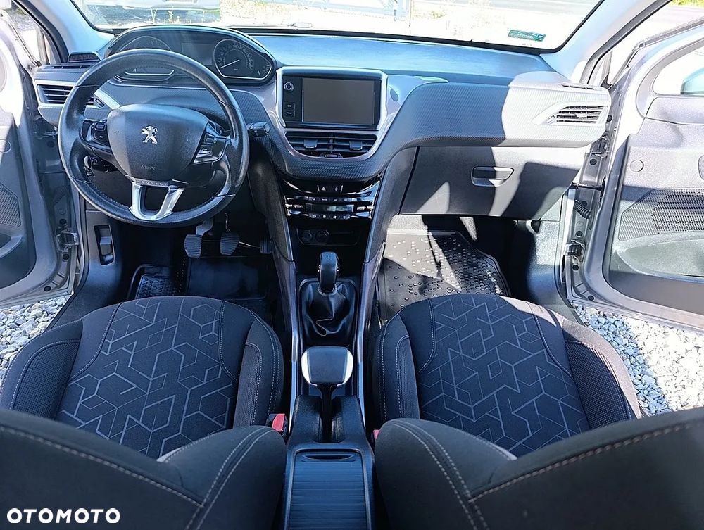 Peugeot 2008 1.2 Pure Tech Access EU6 - 18