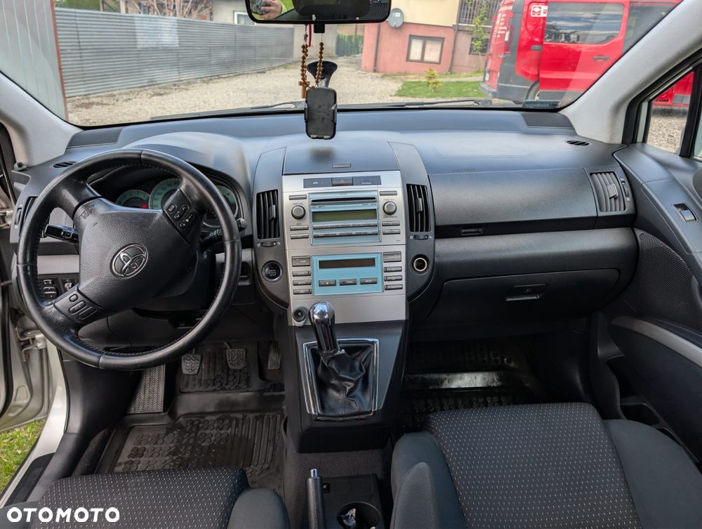 Toyota Corolla Verso 1.8 Premium + - 3