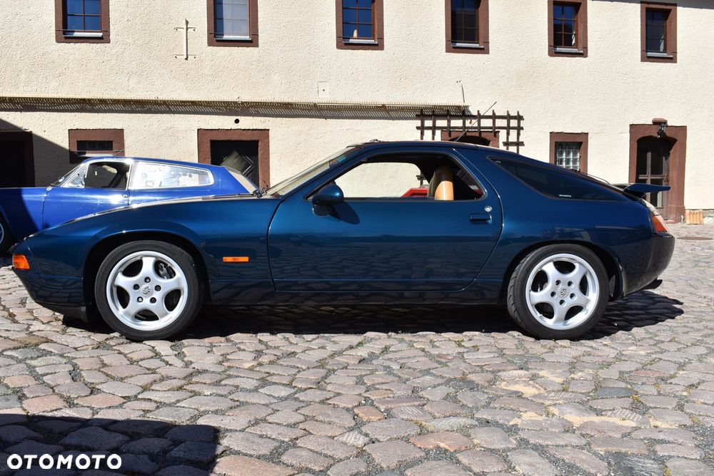 Porsche 928 - 4