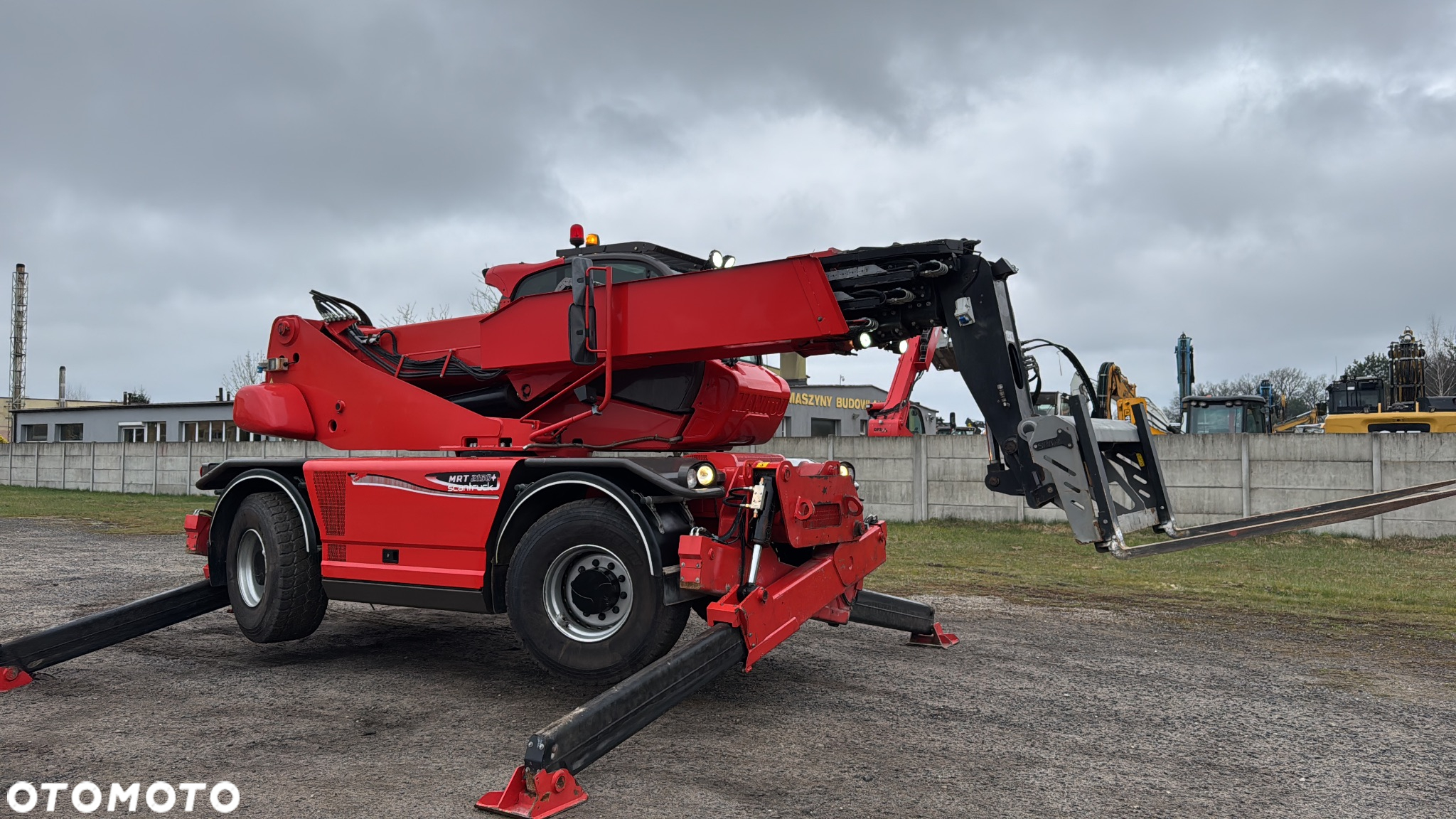 Manitou MRT2150 + 4ST - 4