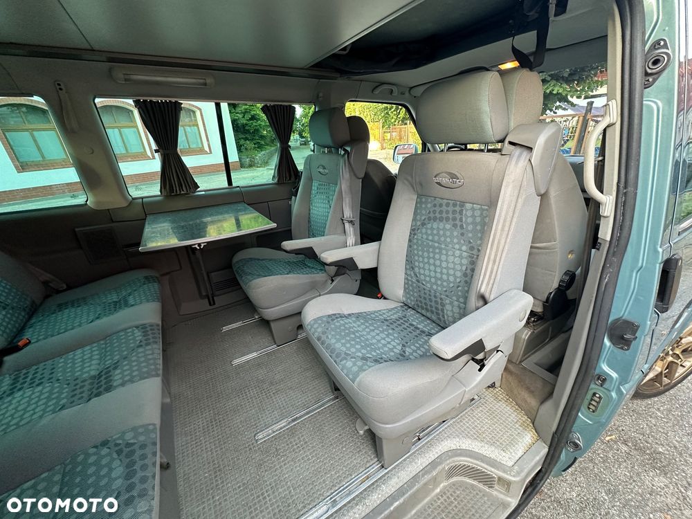 Volkswagen Multivan Standard - 31