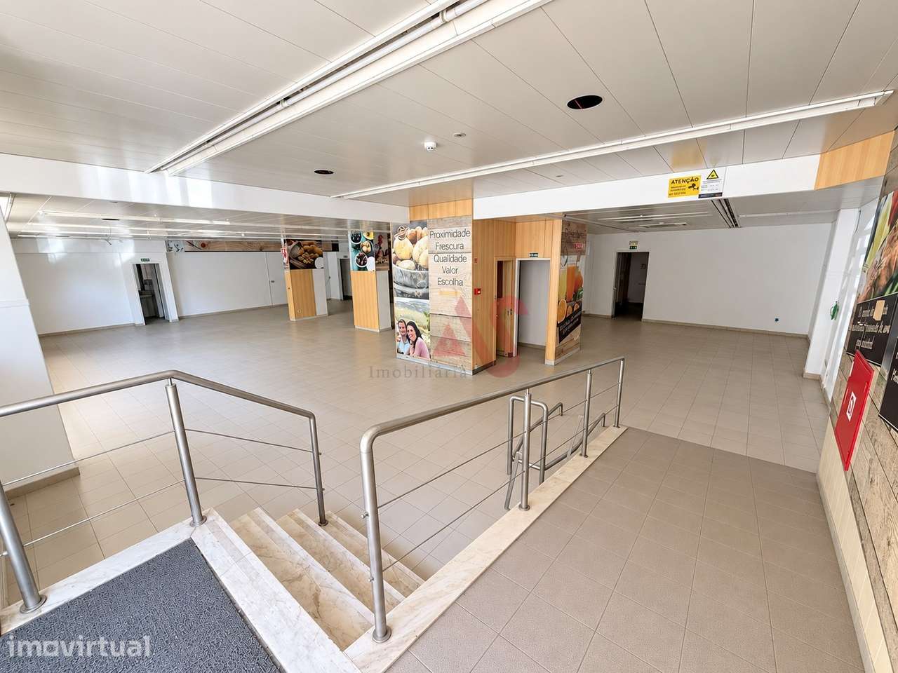 Espaço Comercial em Cova da Piedade, Almada com 240 m² - Grande imagem: 5/10