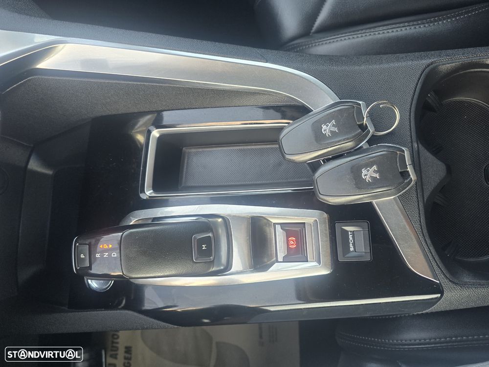 Peugeot 5008 1.5 BlueHDi Allure EAT8 - 32