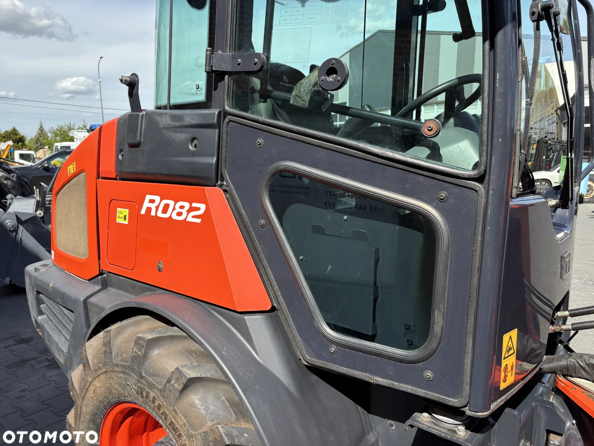 Kubota R082 - 12