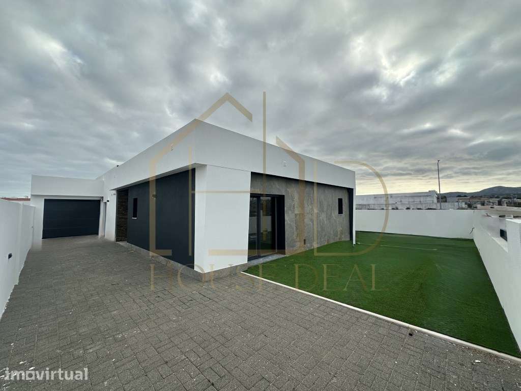 Moradia Isolada T3 com Garagem e Piscina. Azeitão - Grande imagem: 2/33