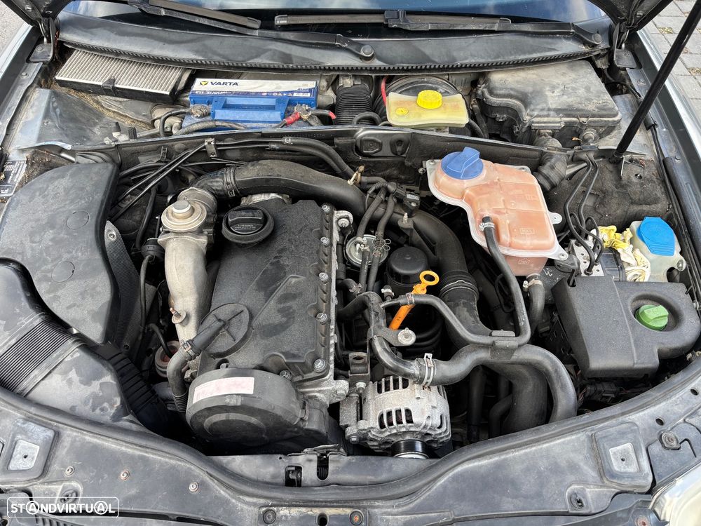 VW Passat 1.9 TDi Highline - 7