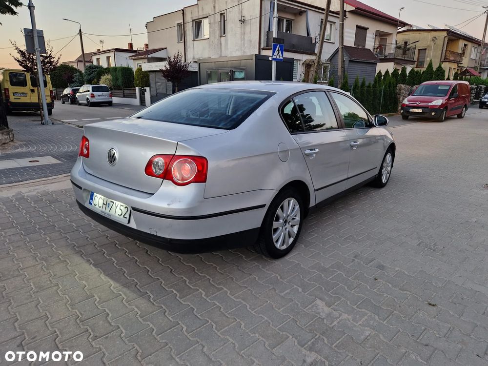 Volkswagen Passat 2.0 TDI Comfortline - 6