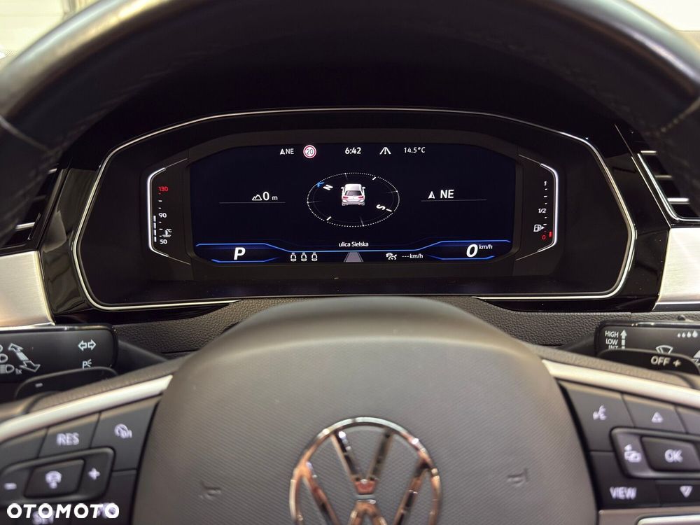 Volkswagen Passat - 33