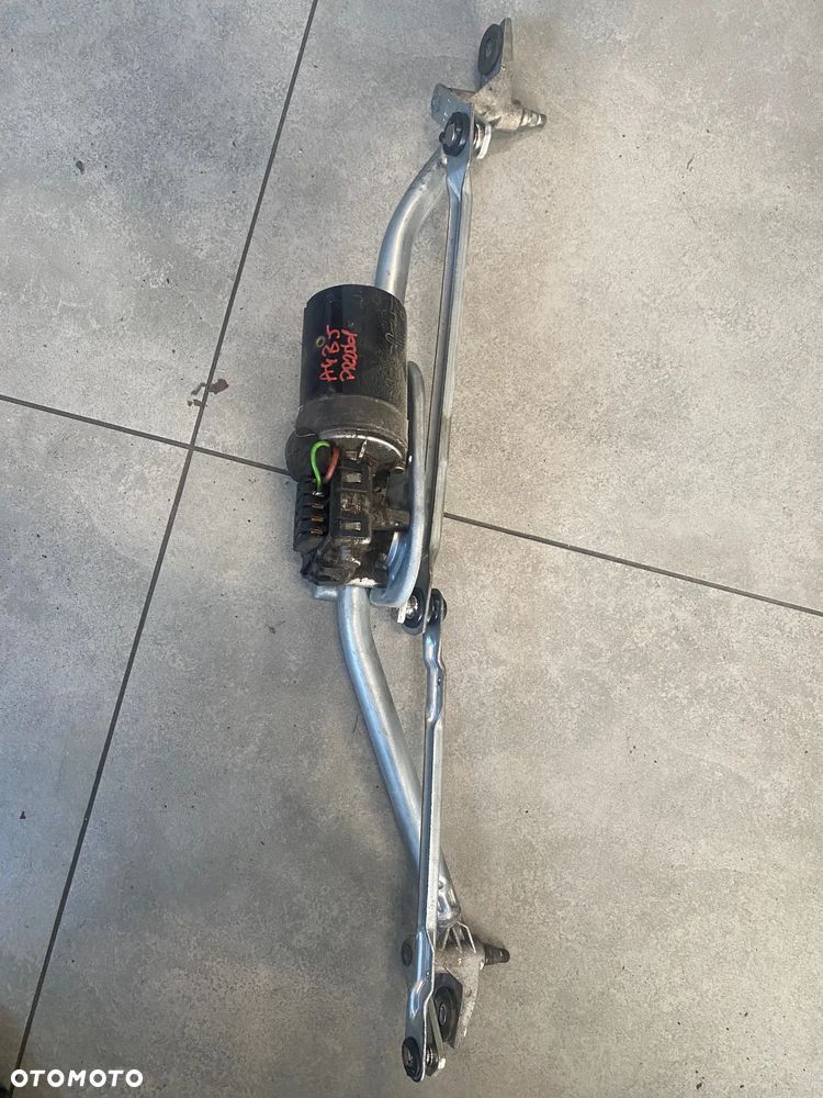 AUDI A4B6 MECHANIZM WYCIERACZEK PRZÓD - 1