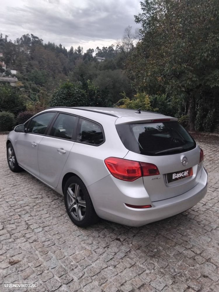 Opel Astra Sports Tourer - 6