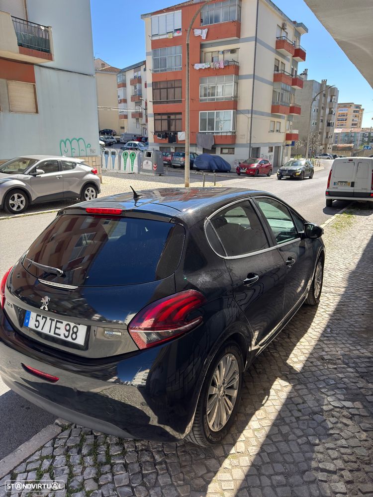Peugeot 208 1.2 PureTech Style - 4