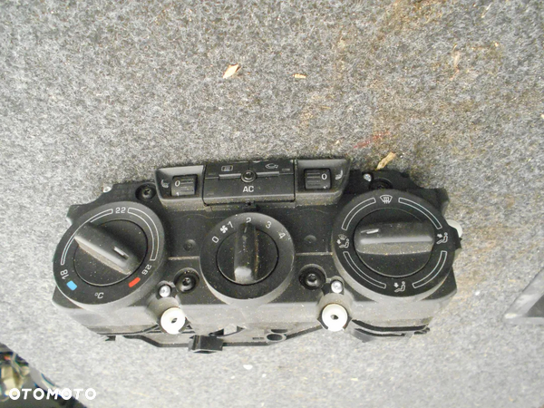 VW TOURAN GOLF V PANEL NAWIEWU