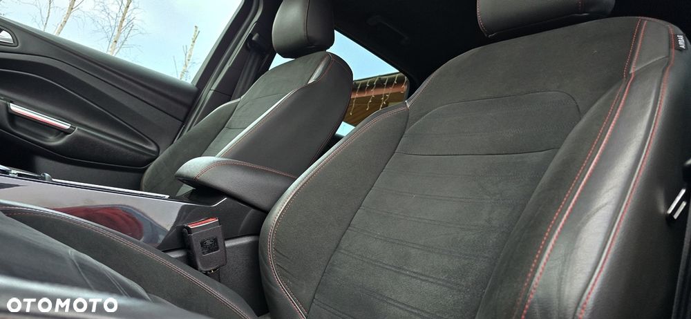 Ford Kuga 1.5 EcoBlue ST-LINE - 23