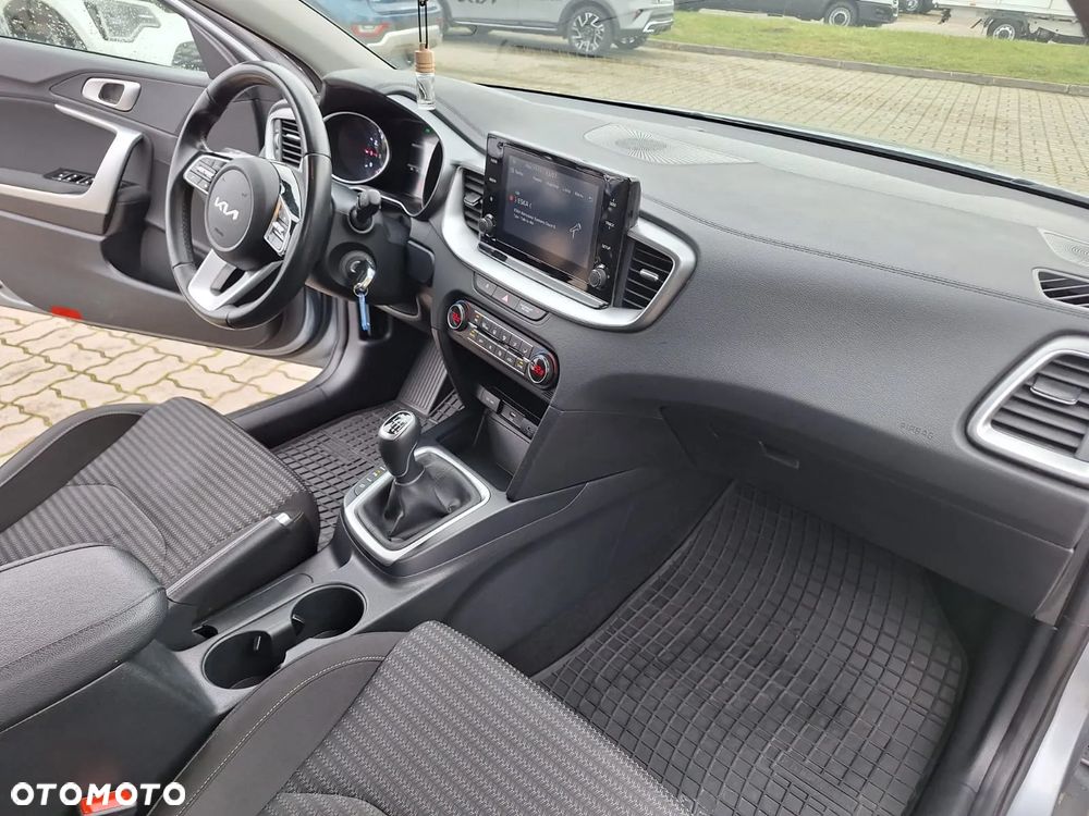 Kia Ceed 1.5 T-GDI M - 27