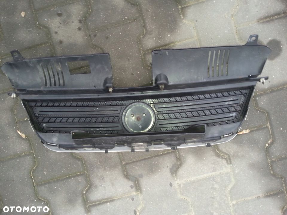 GRILL ATRAPA ZNACZEK ZDERZAKA MASKI FIAT IDEA - 2