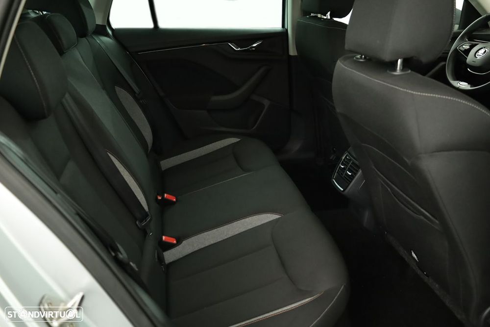 Skoda Kamiq 1.0 TSI Selection DSG - 21