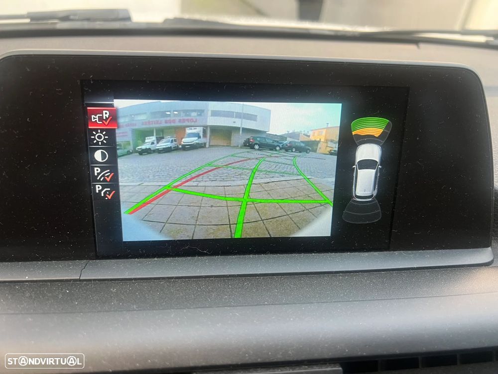 BMW 116 d Pack M - 11