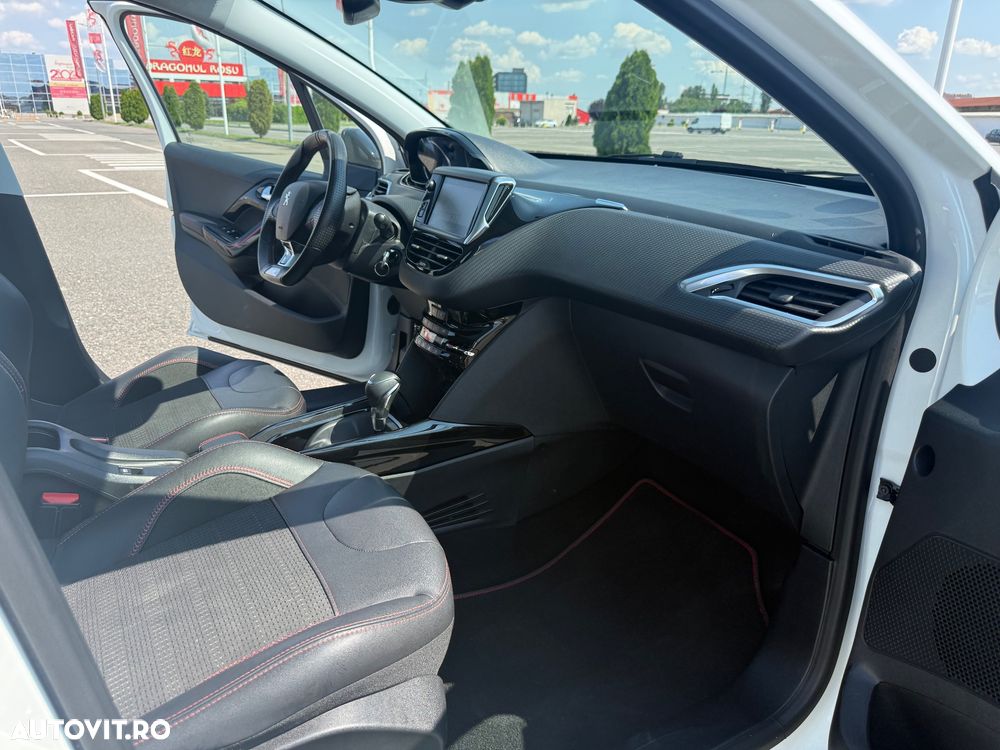 Peugeot 2008 1.2 PureTech Turbo EAT6 S&S GT-Line - 25