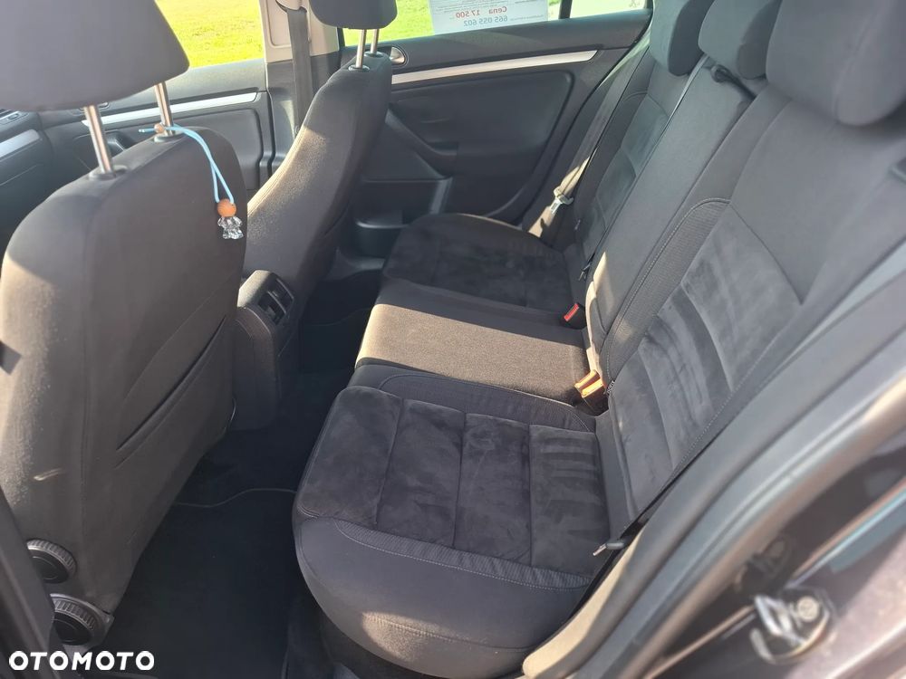 Volkswagen Golf 2.0 TDI Highline - 16