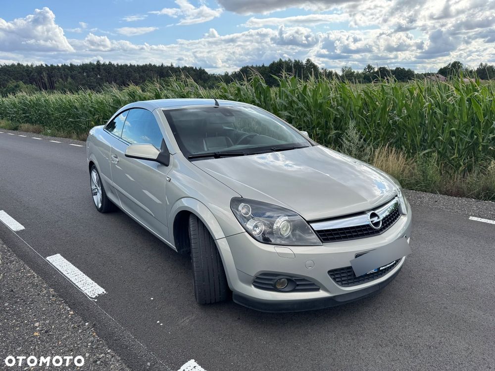 Opel Astra 2.0 T Cosmo - 3
