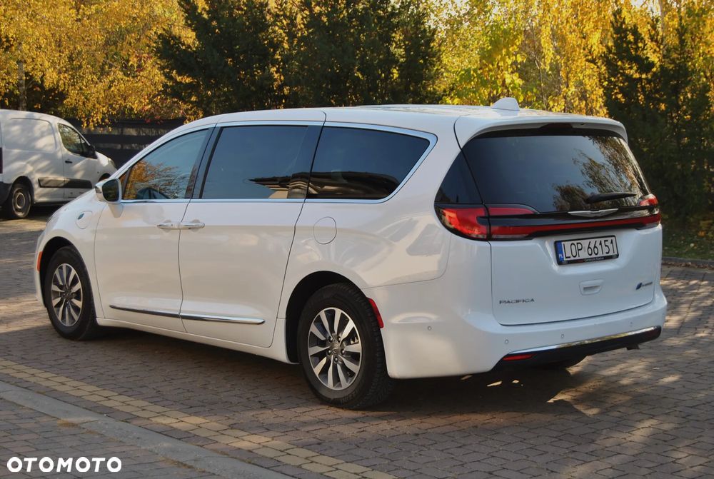 Chrysler Pacifica 2022 photo 4