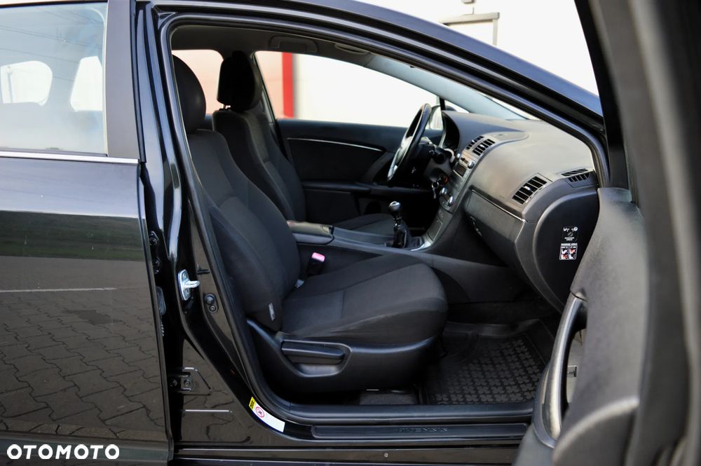 Toyota Avensis 2.0 D-4D Sol - 11