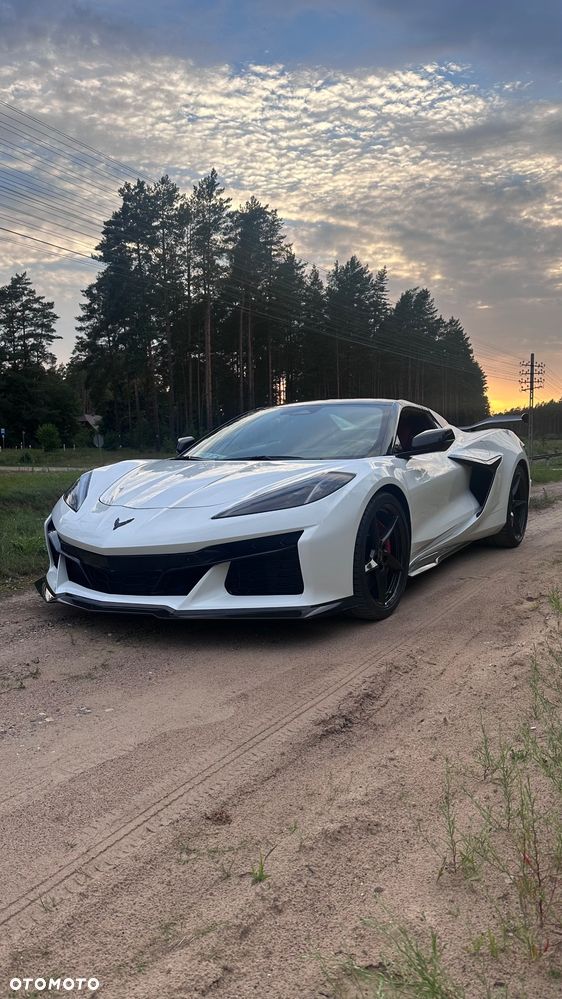 Chevrolet Corvette - 1