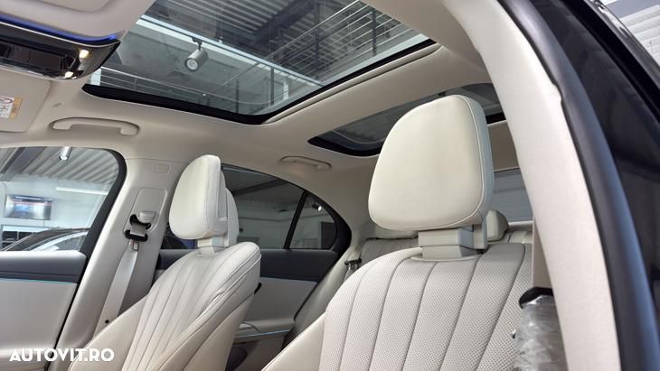 Mercedes-Benz E 300 4MATIC Aut. - 11