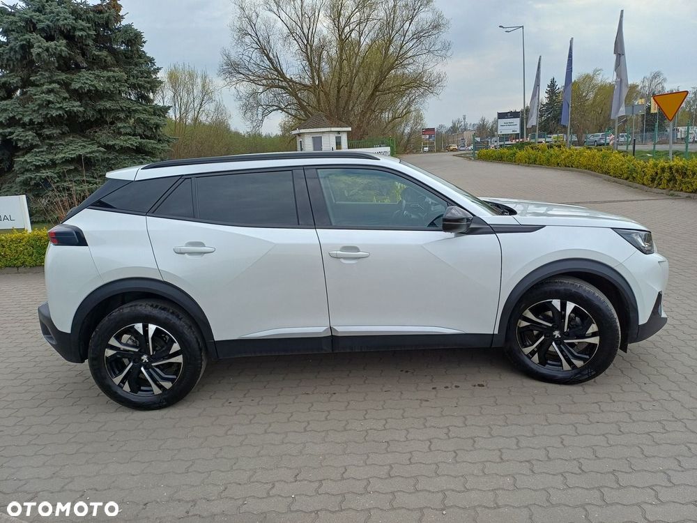 Peugeot 2008 - 8