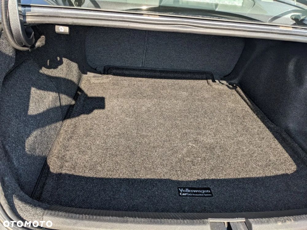 Volkswagen Passat - 13