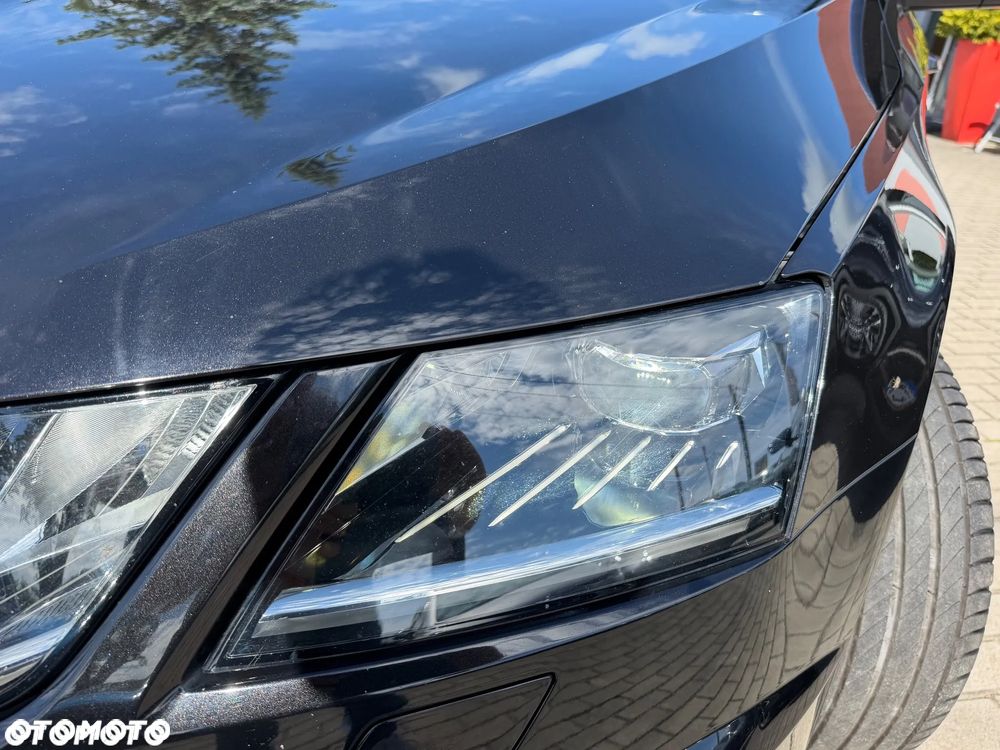 Skoda Octavia 2.0 TDI DSG RS - 10