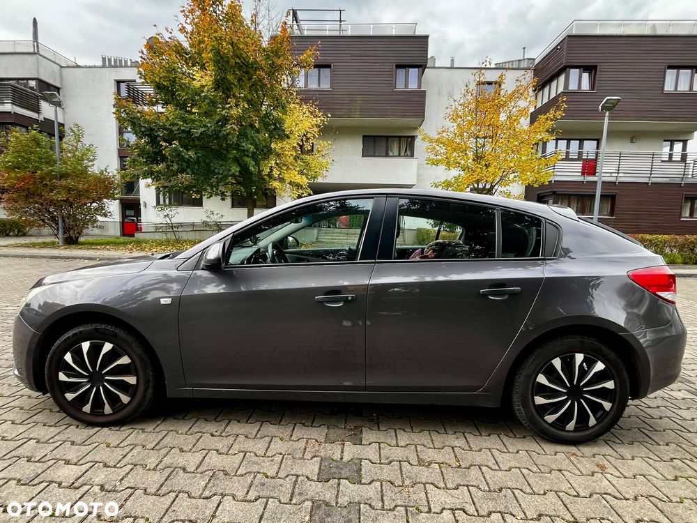 Chevrolet Cruze 1.6 LS - 4