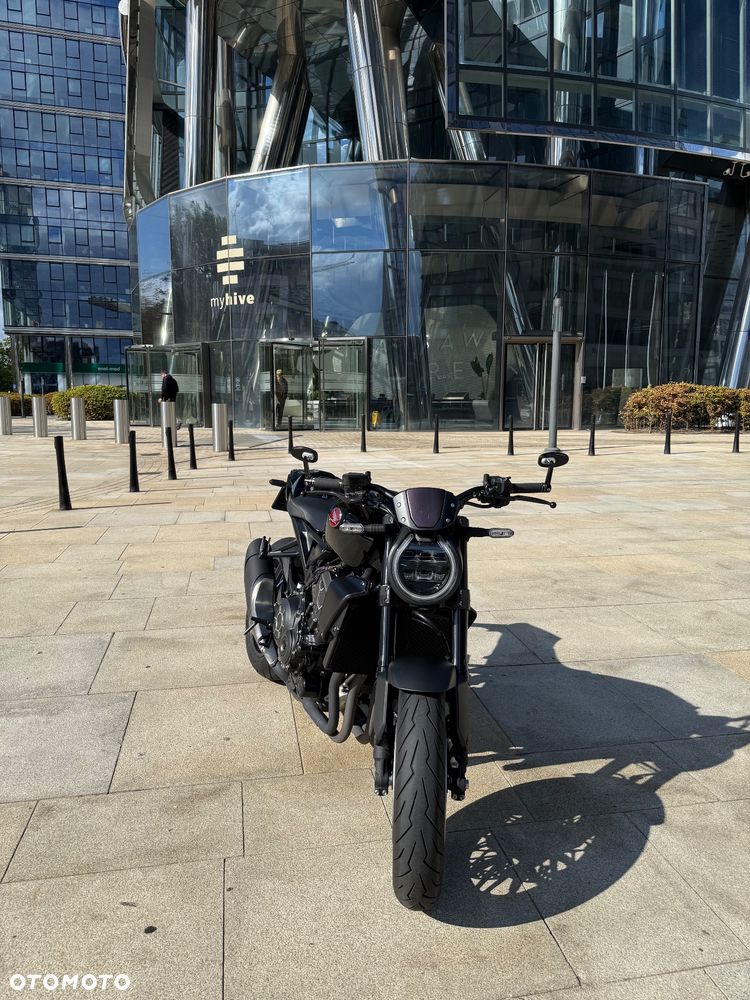 Honda CB - 1