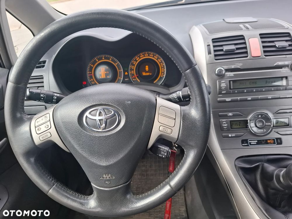 Toyota Auris 1.6 VVT-i Luna - 4