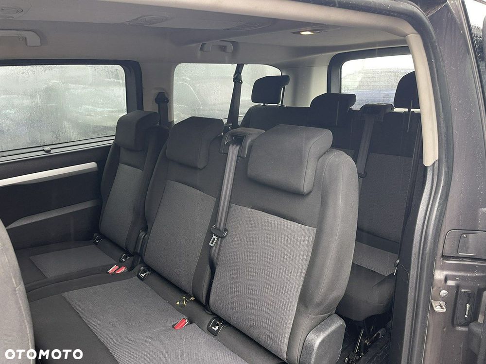 Peugeot Traveller - 13