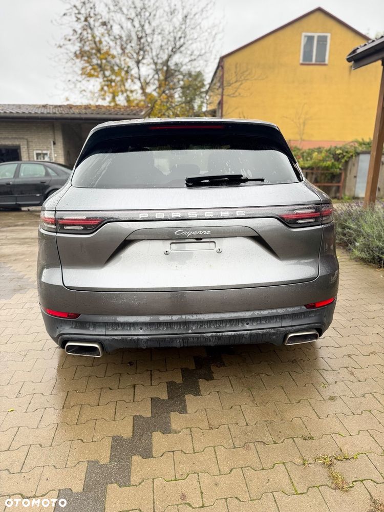 Porsche Cayenne - 6