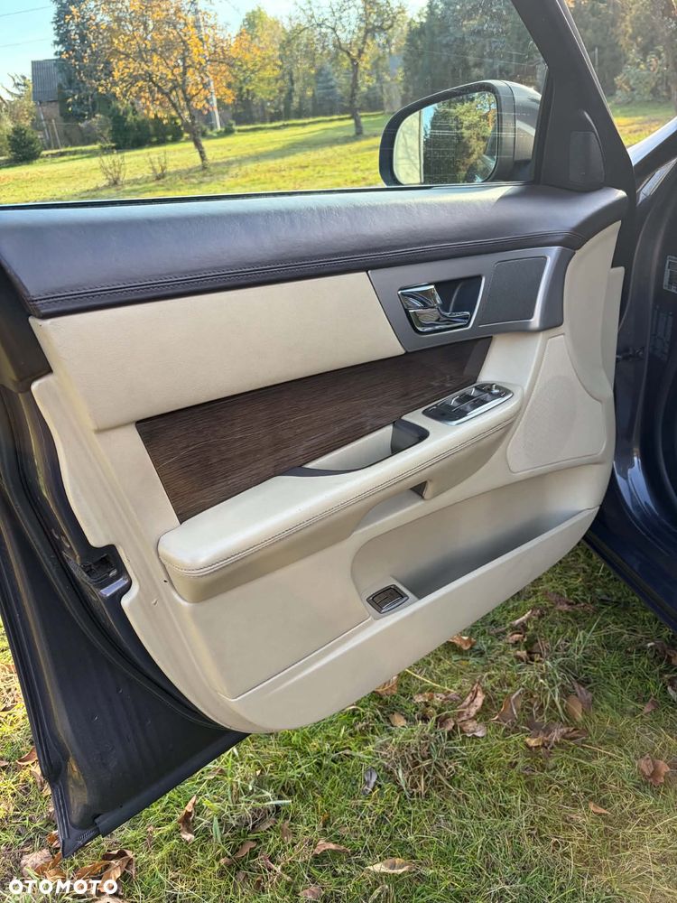 Jaguar XF 4.2 V8 Premium Luxury - 19