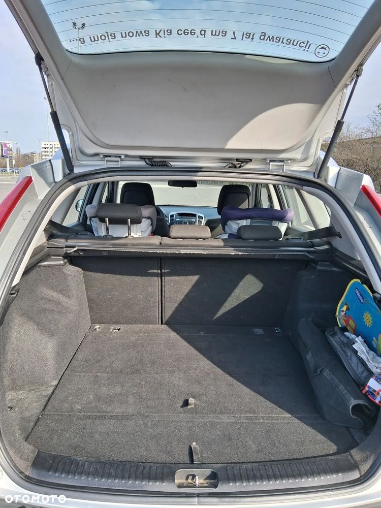 Kia Ceed 1.6 Crdi M - 11