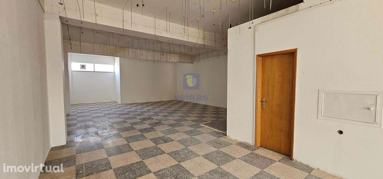 Loja para venda ou arrendamento em Alverca (Sobralinho), com 104 m² e - Grande imagem: 4/8