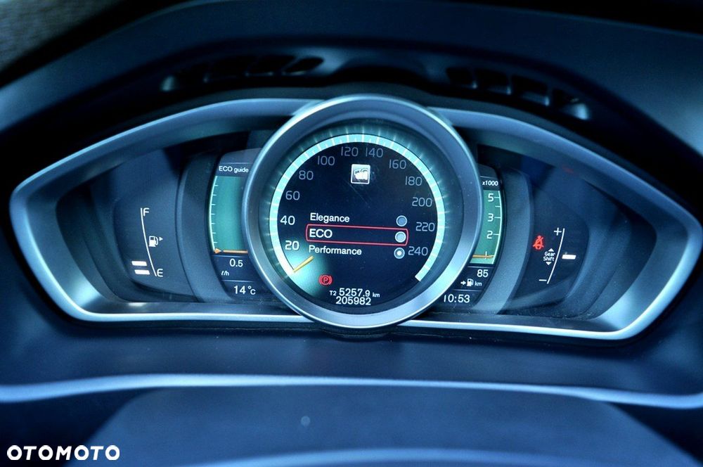 Volvo V40 Cross Country D2 Momentum - 20