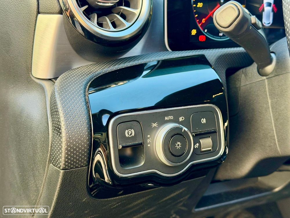 Mercedes-Benz A 160 AMG Line - 19