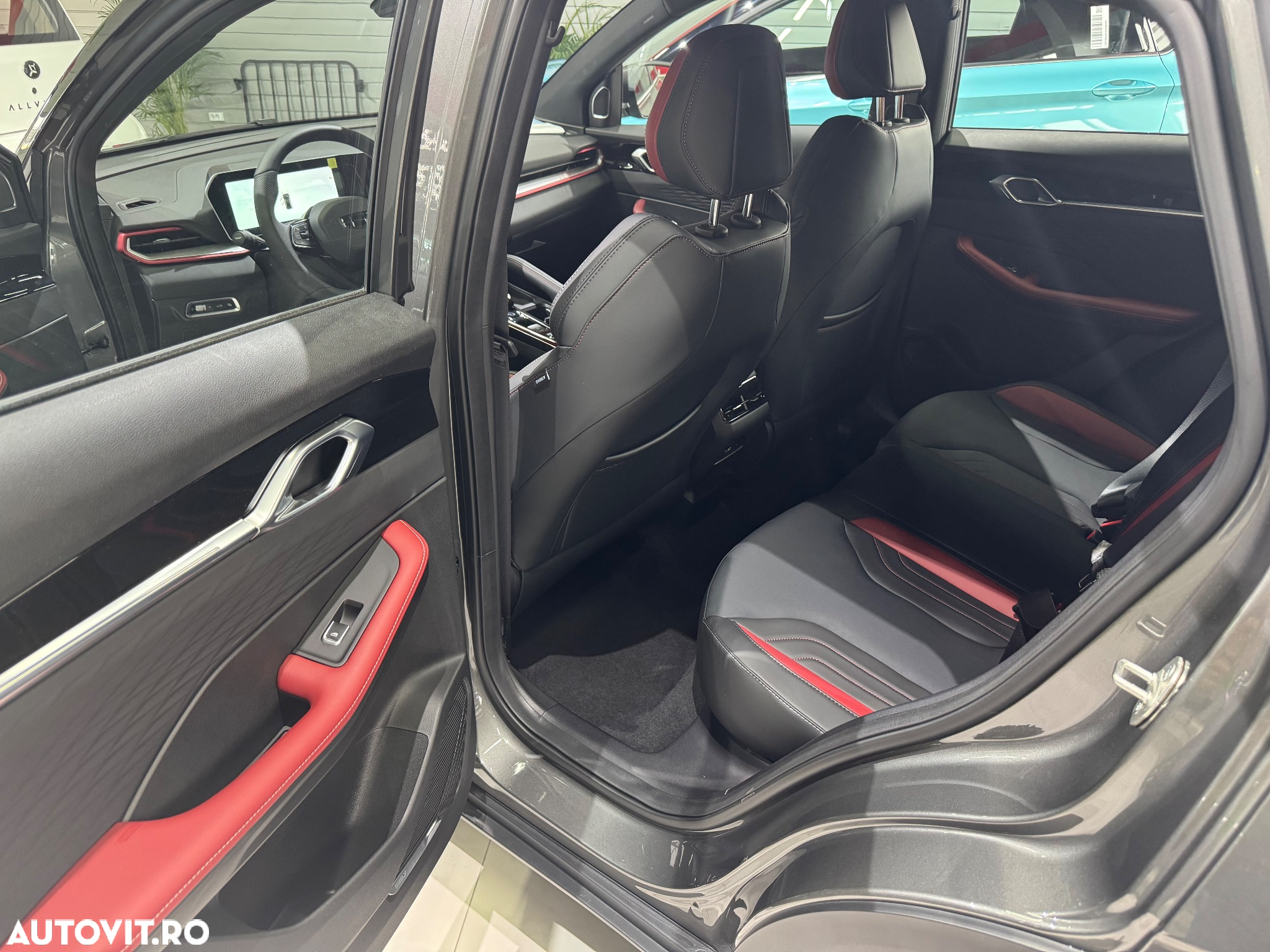 Geely Coolray - 10