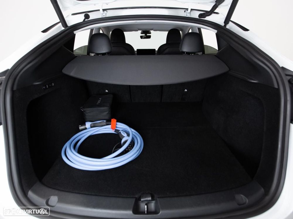 Tesla Model Y Performance Dual Motor AWD - 12