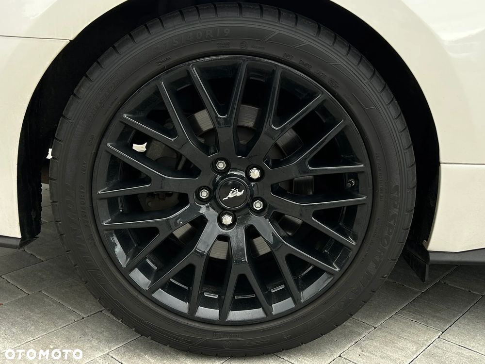 Ford Mustang 5.0 V8 GT - 11
