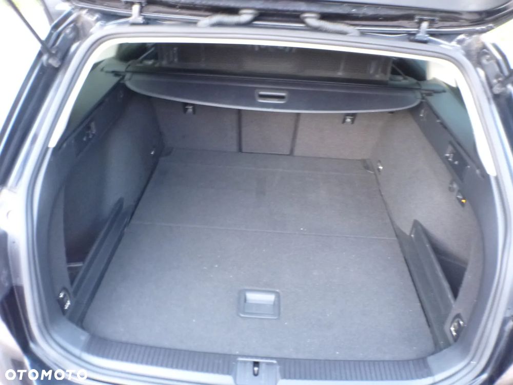 Volkswagen Passat Variant 2.0 TDI SCR Highline - 12